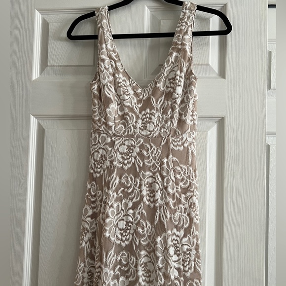 Show me your mumu lace dress - Picture 3 of 3